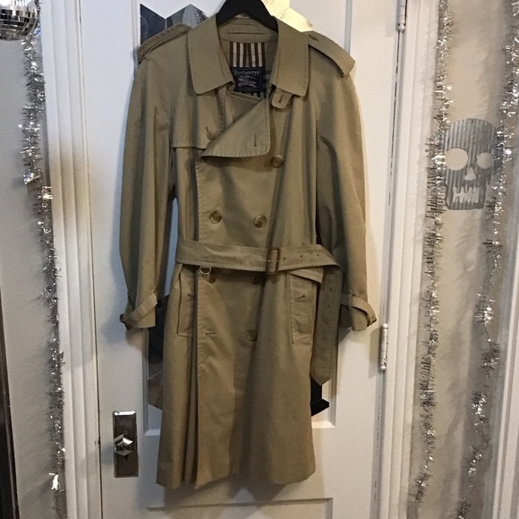 Burberry Beige Double-Breasted Trench Coat - Picture 3 of 9